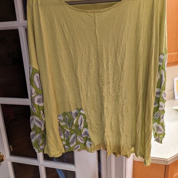 Chalet Tunic, 1X - Picture 1 of 1